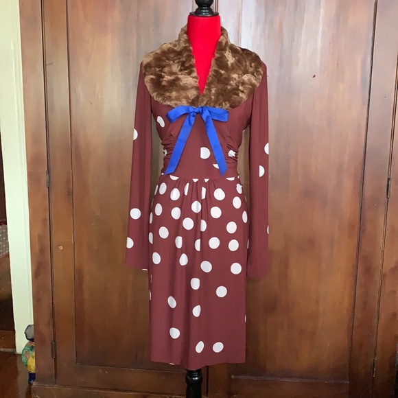 Sole Mio Sable and Cobalt Faux Fur Collar - Picture 4 of 4